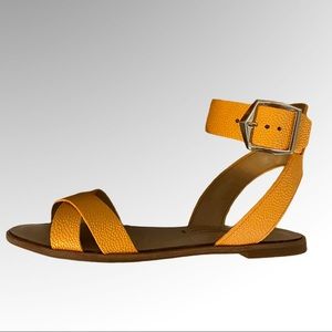 Antonio Melani pastel orange leather sandal Sz 6.5